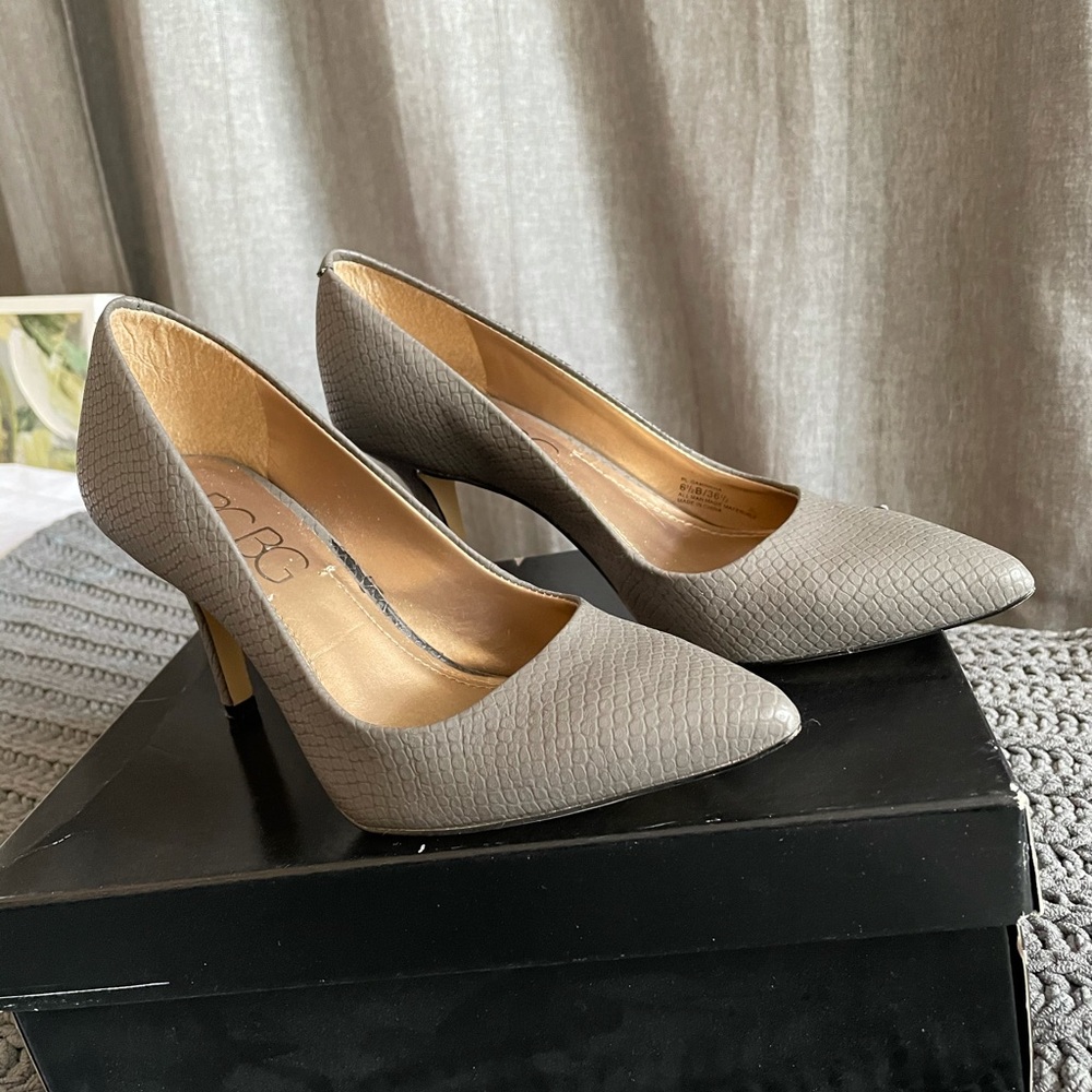 BCBG Gaminkha Pumps S 6 1/2